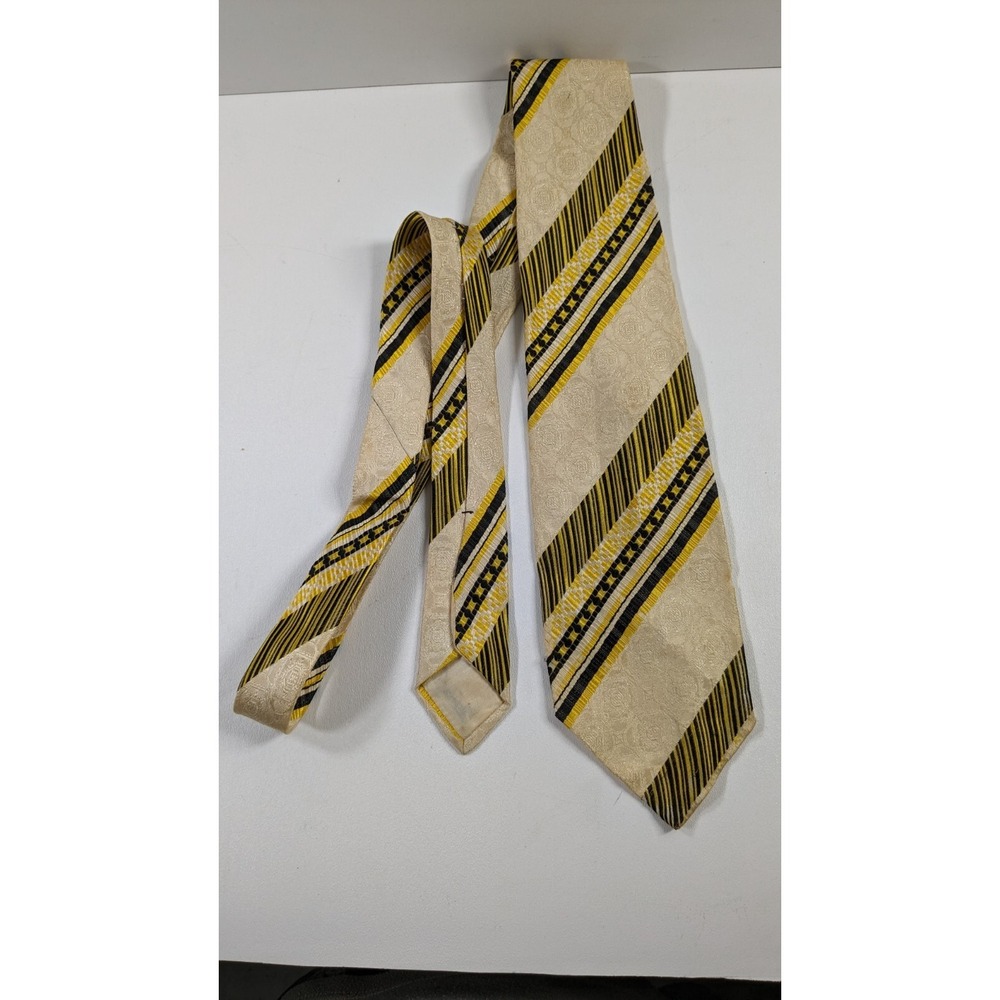 Lot of 10 Vintage Designer Ties Silk and Polyester, Striped, paisley, Gothic - Picture 3 of 16